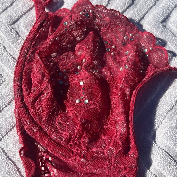 NWT Victoria Secret lace & embellishment bra size 36C - Picture 9 of 9